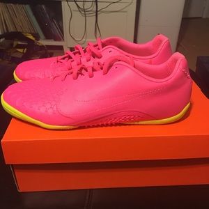 Nike elastico finale size 12 indoor soccer